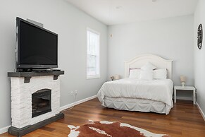 Charming home with fire pit near downtown