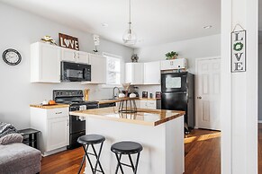 Charming home with fire pit near downtown