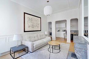 Modern Apartment Champs-elysaes - Saint Honora