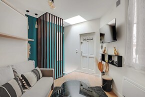 Cosy Apartment With 2 Rooms in Marais