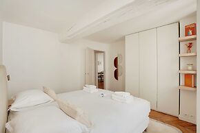 Elegant Apartment - 2br/4p - Near Invalides