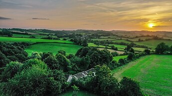 The Cider Barn - Gorgeous 2BD Near Bath