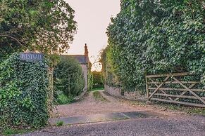 The Cider Barn - Gorgeous 2BD Near Bath