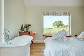 The Cider Barn - Gorgeous 2BD Near Bath