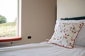 The Cider Barn - Gorgeous 2BD Near Bath