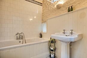 The Cider Barn - Gorgeous 2BD Near Bath