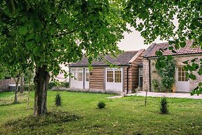 The Cider Barn - Gorgeous 2BD Near Bath