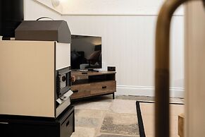 The Cider Barn - Gorgeous 2BD Near Bath