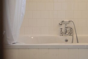 The Cider Barn - Gorgeous 2BD Near Bath