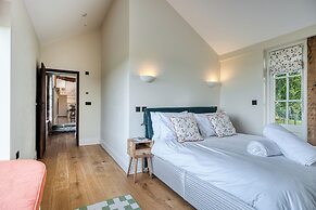 The Cider Barn - Gorgeous 2BD Near Bath