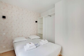 Modern Apartment in Hotel Residence