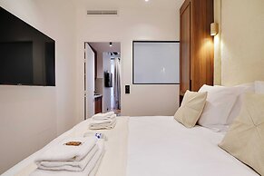 Elegant Comfort in the Heart of Paris-notre Dame