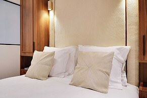 Elegant Comfort in the Heart of Paris-notre Dame