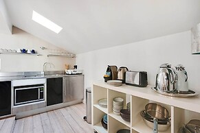 Cozy Apartment & Terrace - 2br/4p - Republique