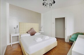 Charming 2br/4p - Georges V / Champs-a%0lysaes