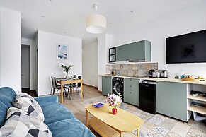 Chic Apartment With Garden -2br/6p- Saint-lambert