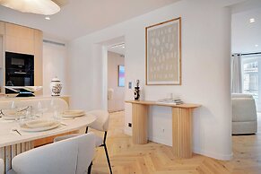 Spacious Flat - 4 Br/10p - Madeleine