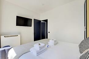 Magnificent 2bd/6p Apartment - Eiffel Tower