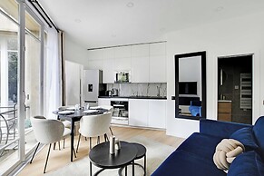 Magnificent 2bd/6p Apartment - Eiffel Tower