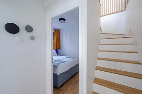 Marais Area - Outdoor Patio - A/C - 2bdr