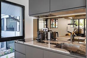 Marais Area - Outdoor Patio - A/C - 2bdr