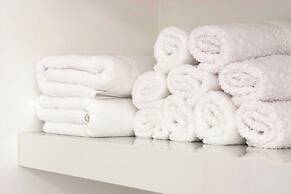 Marais Area - Outdoor Patio - A/C - 2bdr