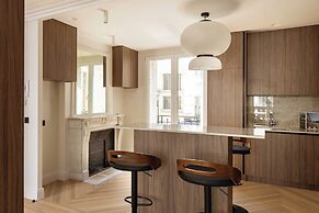 Apartment for 8 People in Grenelle