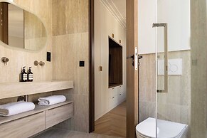 Apartment for 8 People in Grenelle