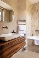 Apartment for 8 People in Grenelle