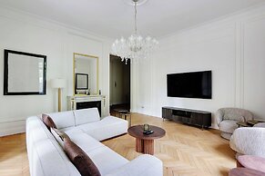 Spacious Apartment - 2br/4p - Arc de Triomphe