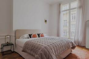 Spacious Apartment - 5br/12p - Chaillot