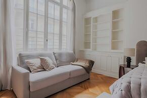 Spacious Apartment - 5br/12p - Chaillot