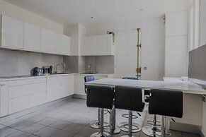 Spacious Apartment - 5br/12p - Chaillot