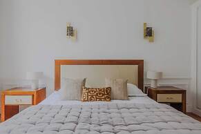 Spacious Apartment - 5br/12p - Chaillot