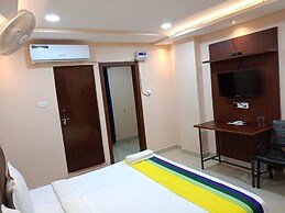 Goroomgo Kashi Grand Residency Varanasi