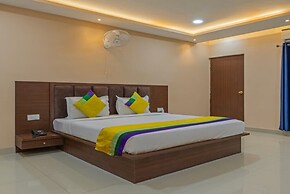 Goroomgo Kashi Grand Residency Varanasi