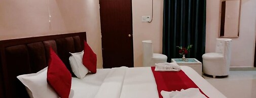 Goroomgo Kashi Grand Residency Varanasi