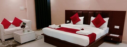 Goroomgo Kashi Grand Residency Varanasi