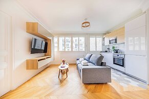 Superb Trocadero / Eiffel Tower Apartment
