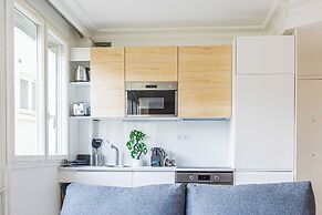 Superb Trocadero / Eiffel Tower Apartment
