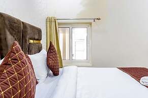 Goroomgo Ganges Place Varanasi