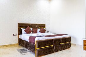 Goroomgo Ganges Place Varanasi