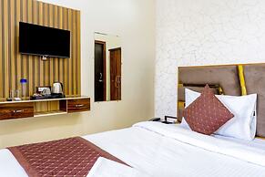 Goroomgo Ganges Place Varanasi