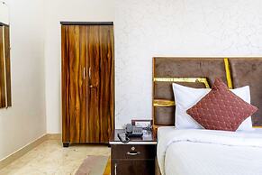 Goroomgo Ganges Place Varanasi