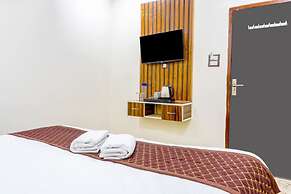 Goroomgo Ganges Place Varanasi