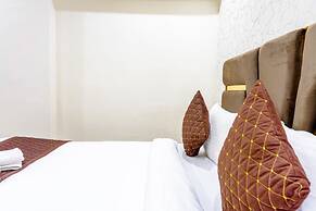 Goroomgo Ganges Place Varanasi