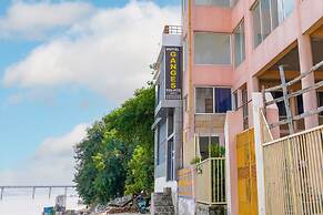 Goroomgo Ganges Place Varanasi