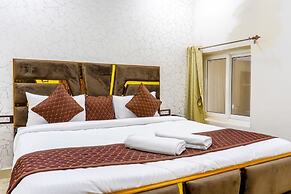 Goroomgo Ganges Place Varanasi