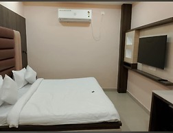 Goroomgo Akay guest house Varanasi