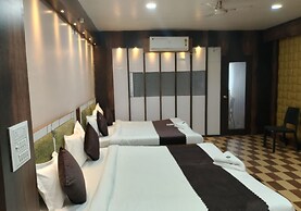 Goroomgo Akay guest house Varanasi